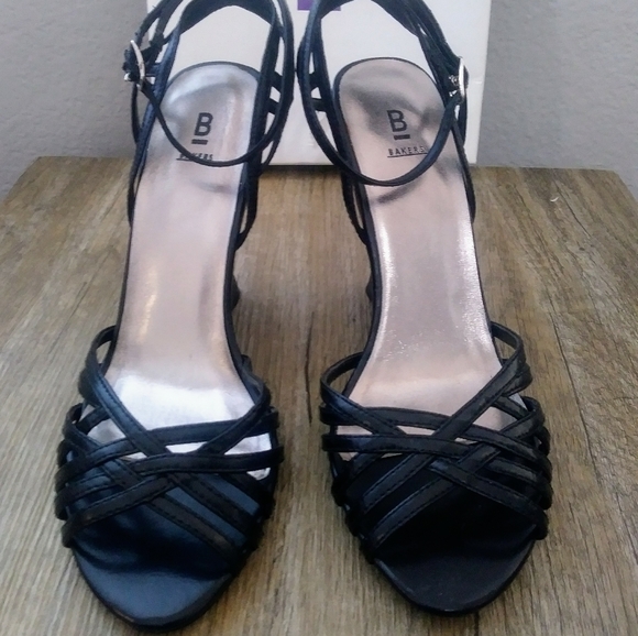 Black strappy open toe heel - Picture 2 of 6